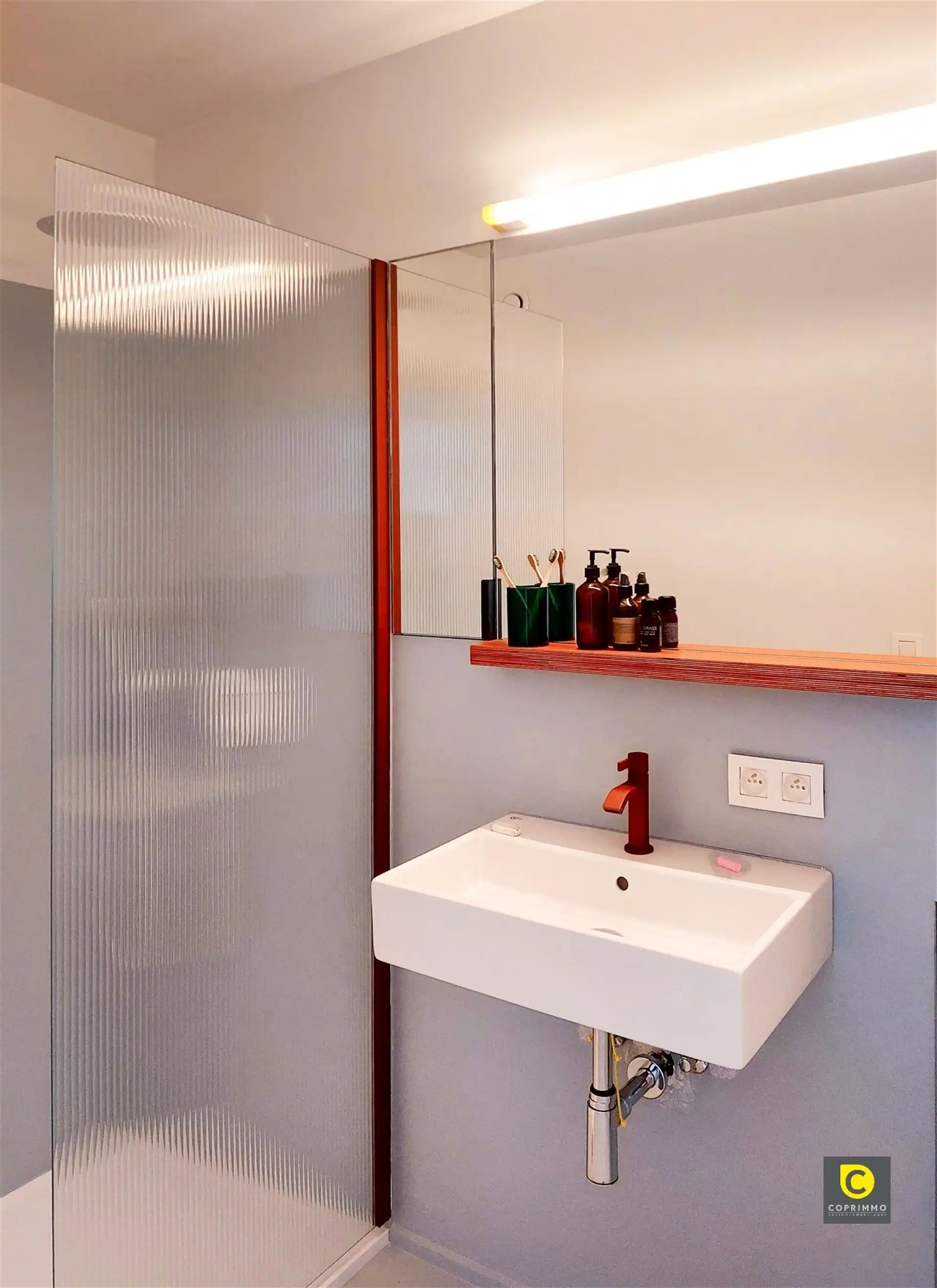 Architecturaal pareltje met 2 slpks en terras! foto 10