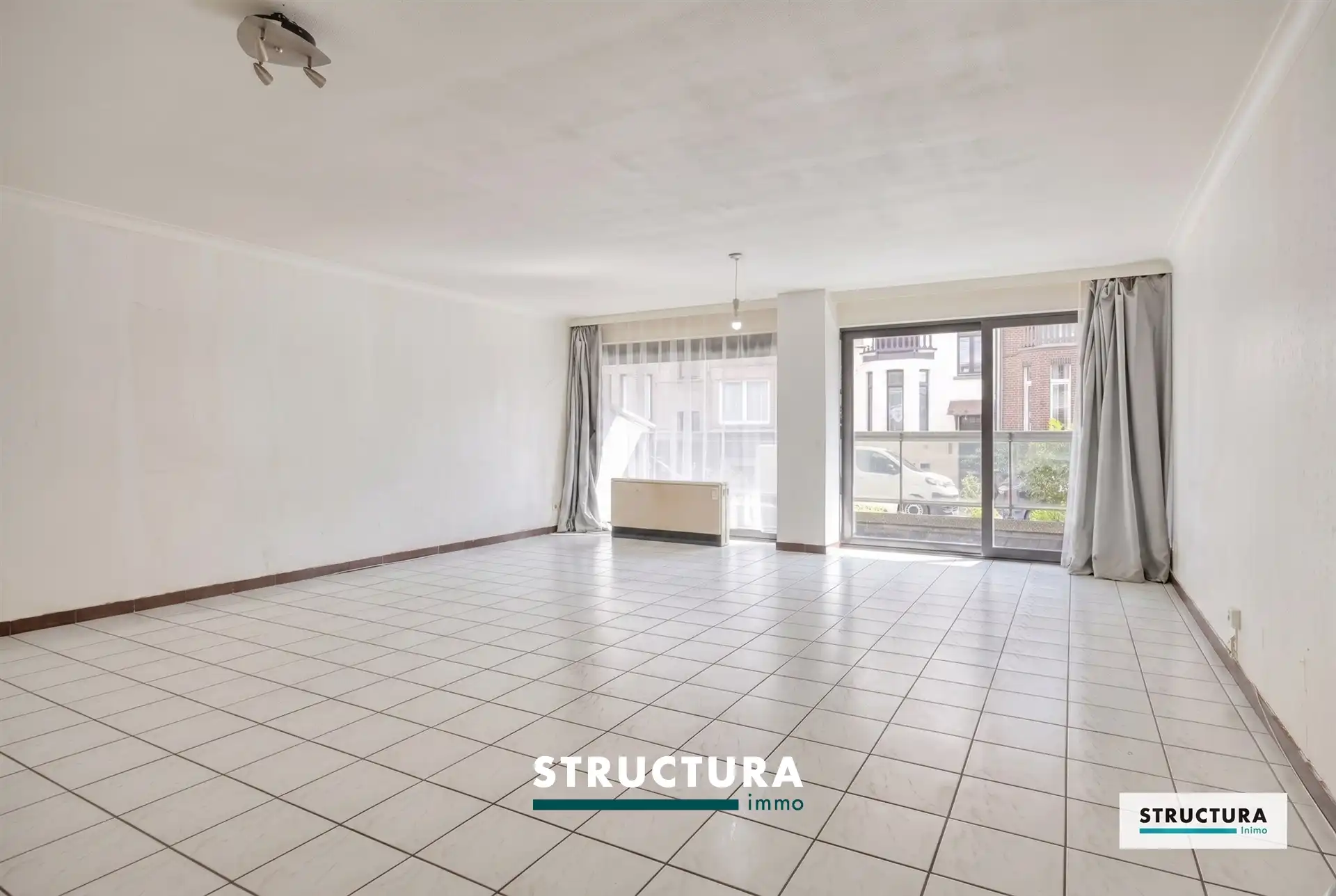 Ruim 3-kamerappartement met terras en tuin foto 3