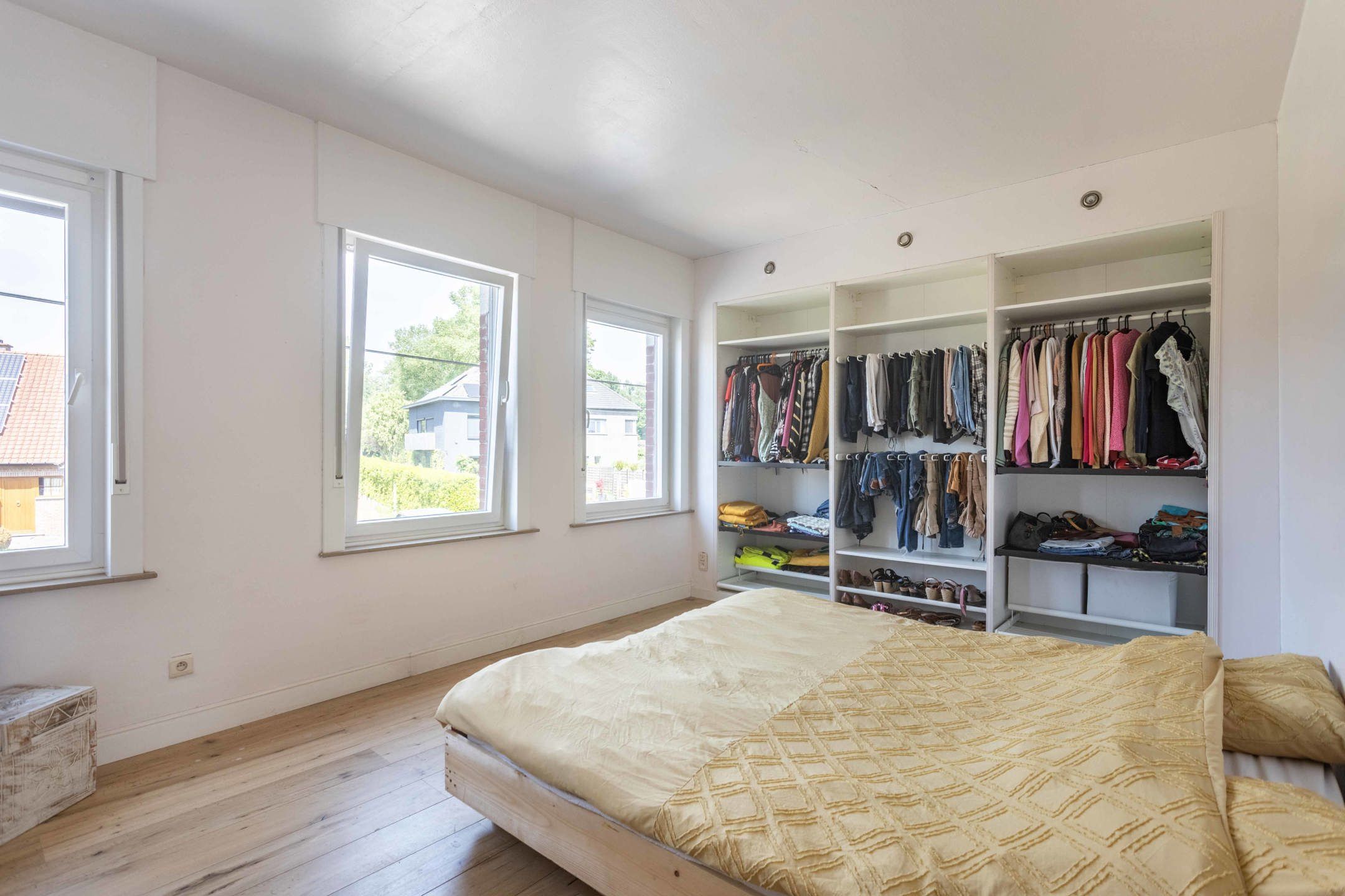 Instapklare & ruime woning op een toffe locatie foto 15