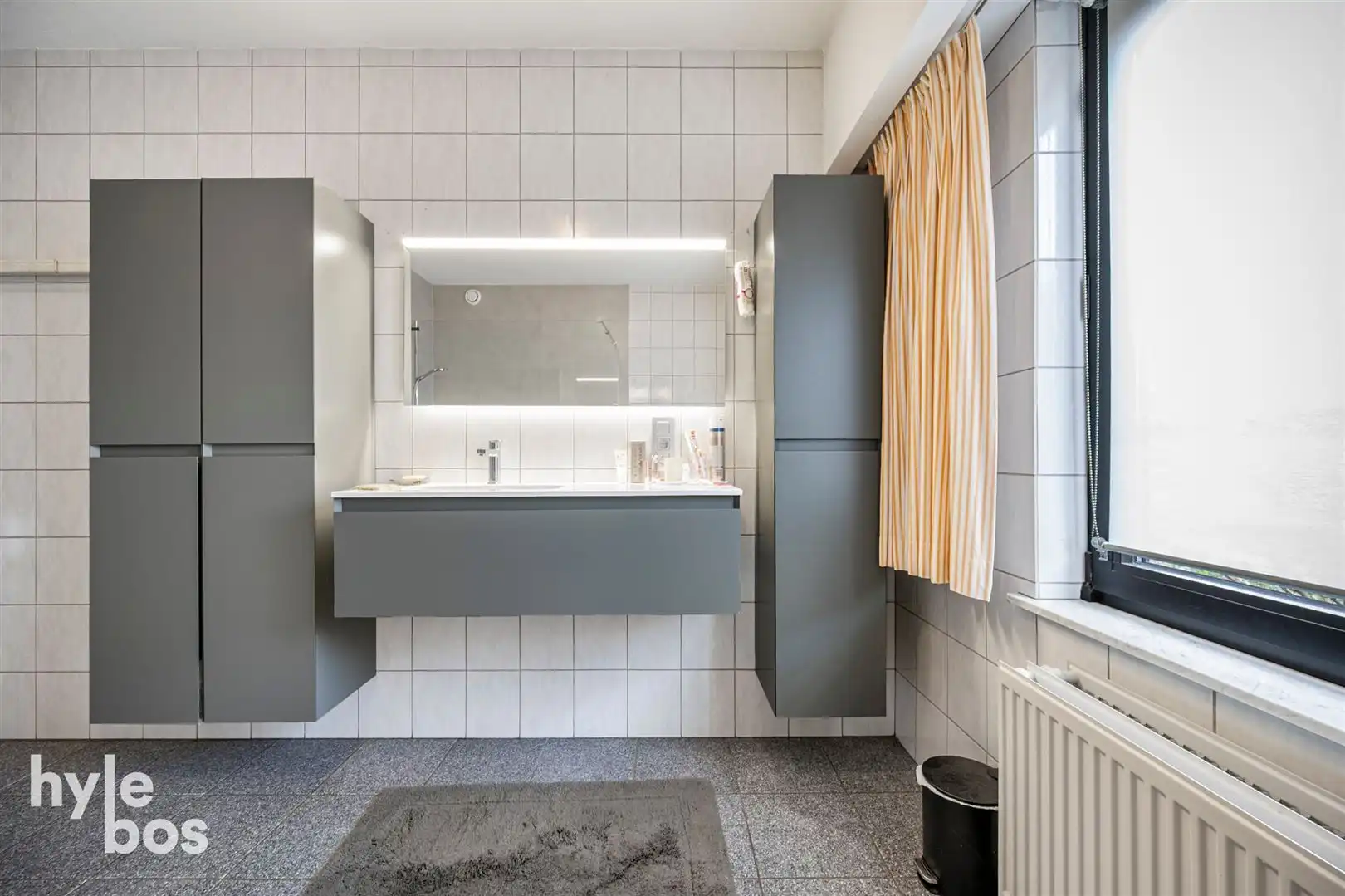 Ruime open bebouwing met 4 slaapkamers, garage en tuin in zeer rustige ligging foto 14