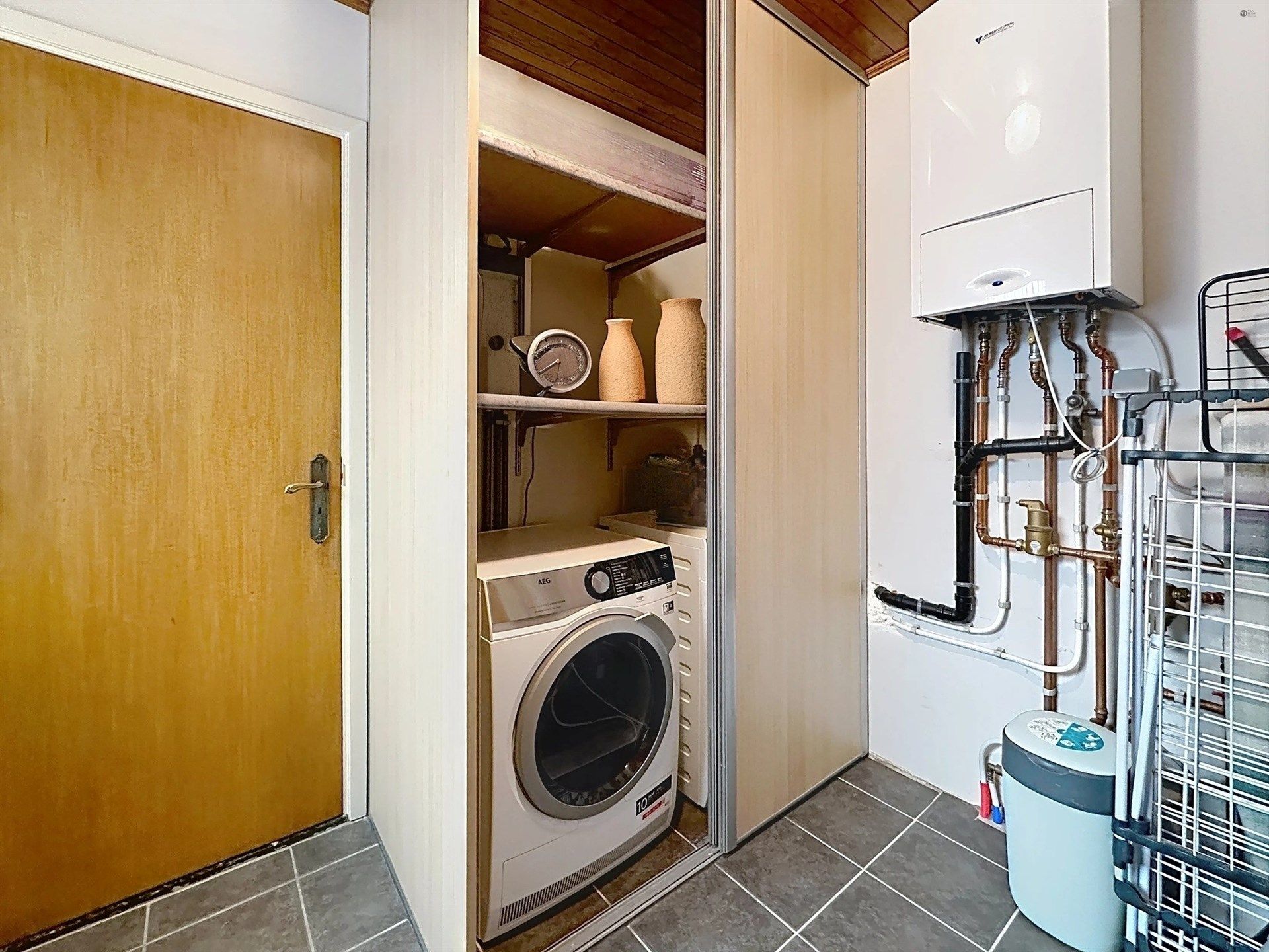 Prachtige open bebouwing met 4 slaapkamers en garage op perceel van 946m² foto 9