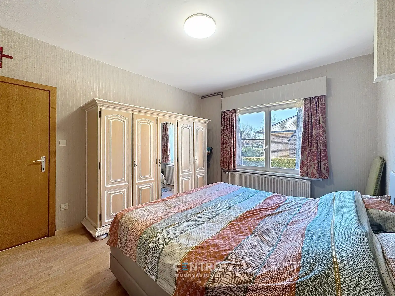 Interessant gelegen villa te Uitkerke met 3 slpks én 2 garages! foto 11