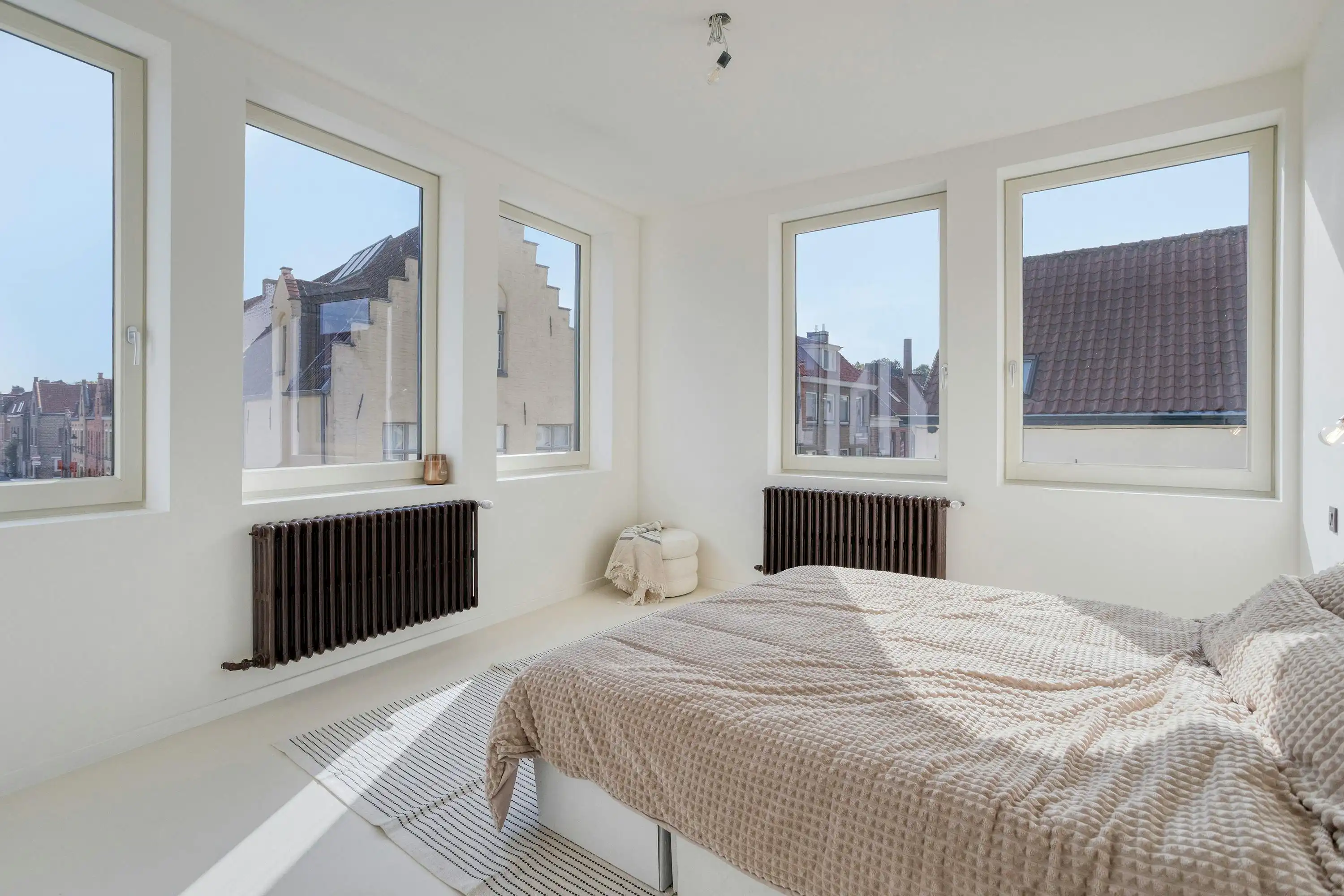 Ruim stadhuis te koop nabij het Ganzenplein in Brugge foto 12
