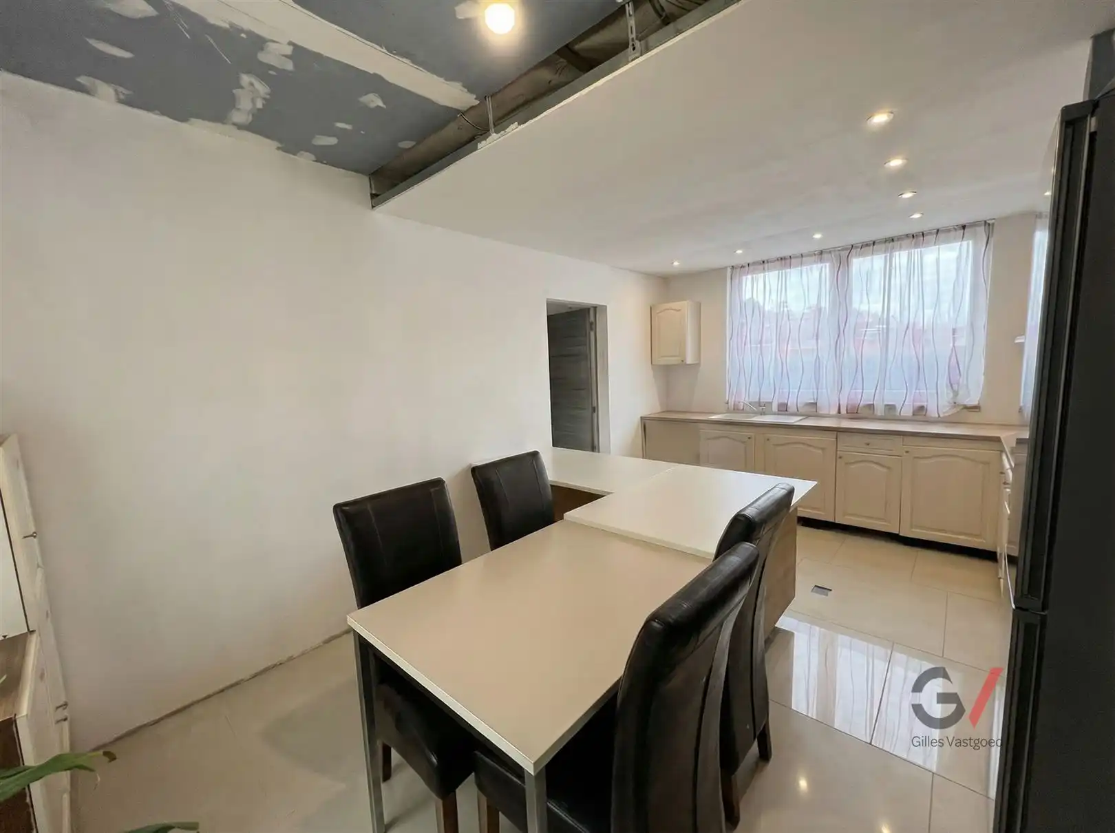 Te renoveren woning foto 6