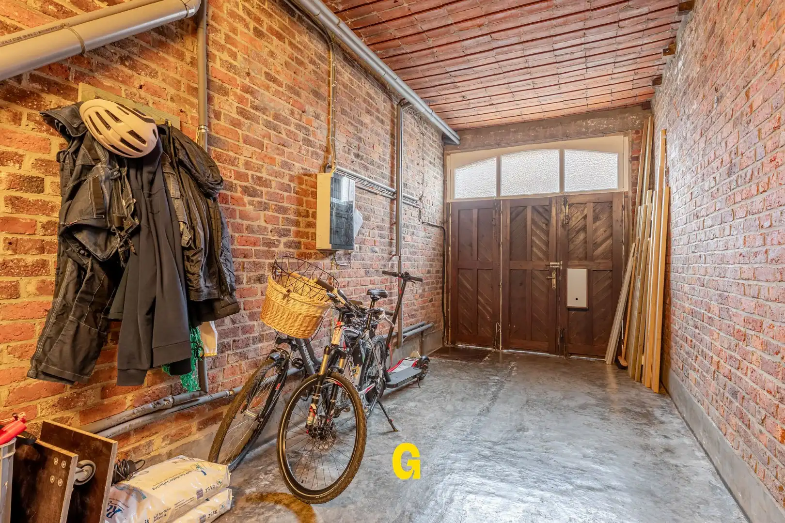 Ruime woning van 293 m² met inpandige garage en tuin foto 20