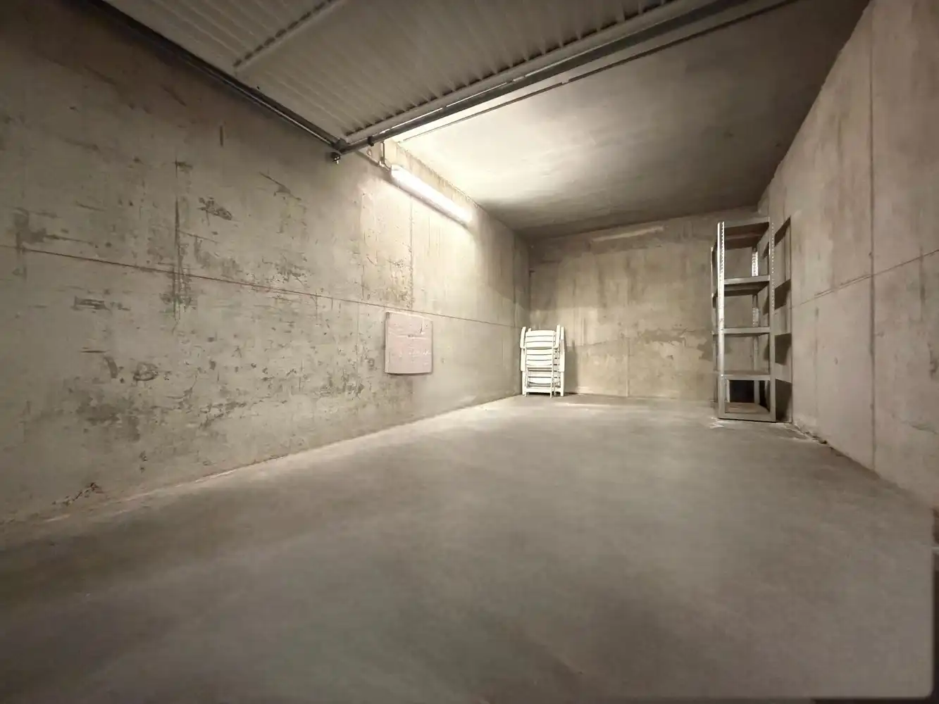 Instapklaar appartement MET garage in Residentie Spanje in het centrum van Koekelare foto 14