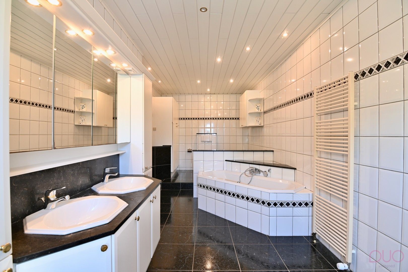 Statige instapklare gezinswoning met 4 slaapkamers op wandelafstand van centrum Sint-Truiden (TOPLOCATIE) foto 18