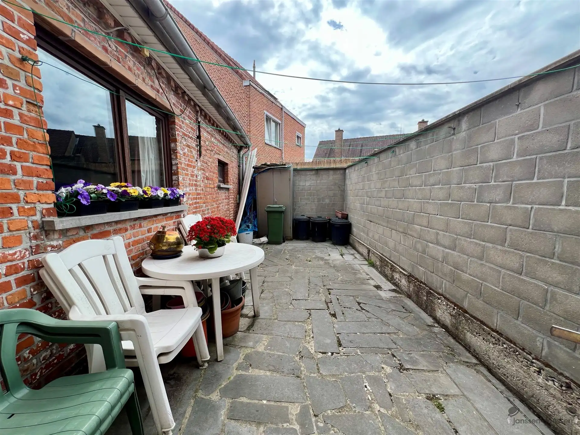 Te renoveren woning met 2 slaapkamers foto 8