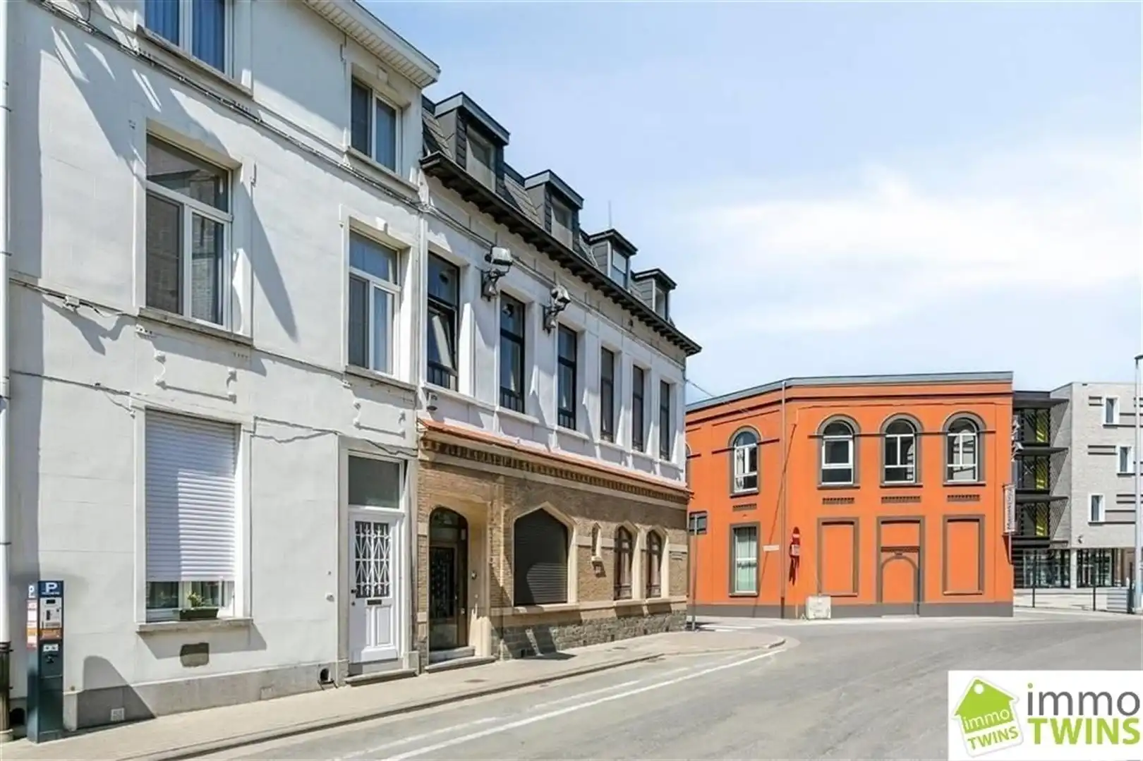 Karaktervolle, ruime woning met 6 slaapkamers, binnenkoer met jacuzzi en topligging! foto 17