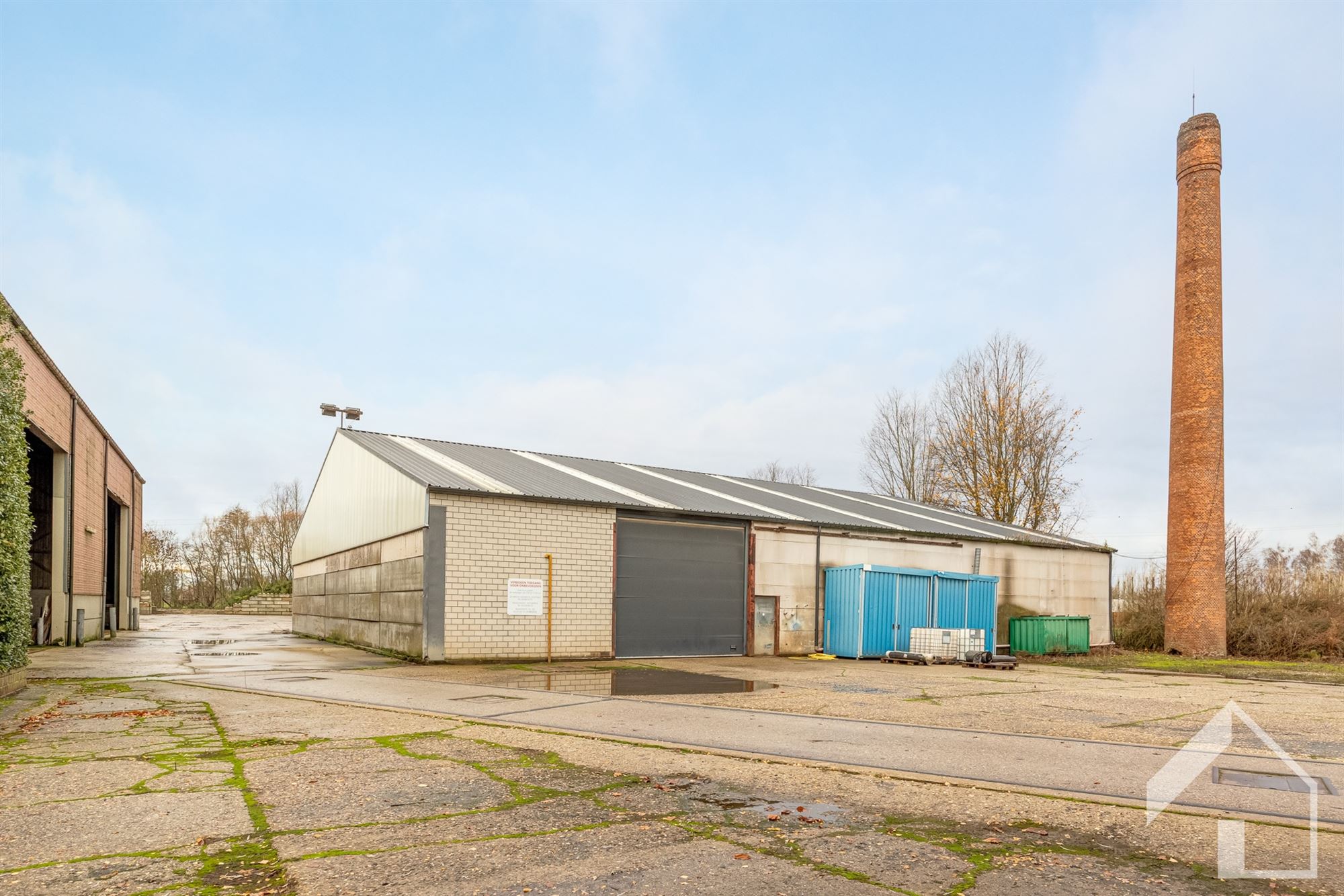 Privéwoning met bedrijfspand foto 7