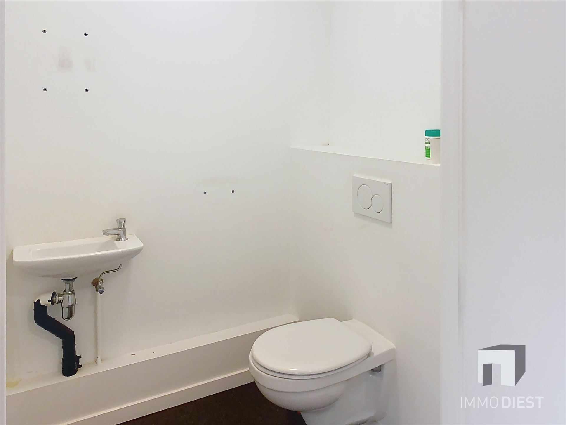 Ruim handelsgelijkvloers op Markt te Diest foto 10