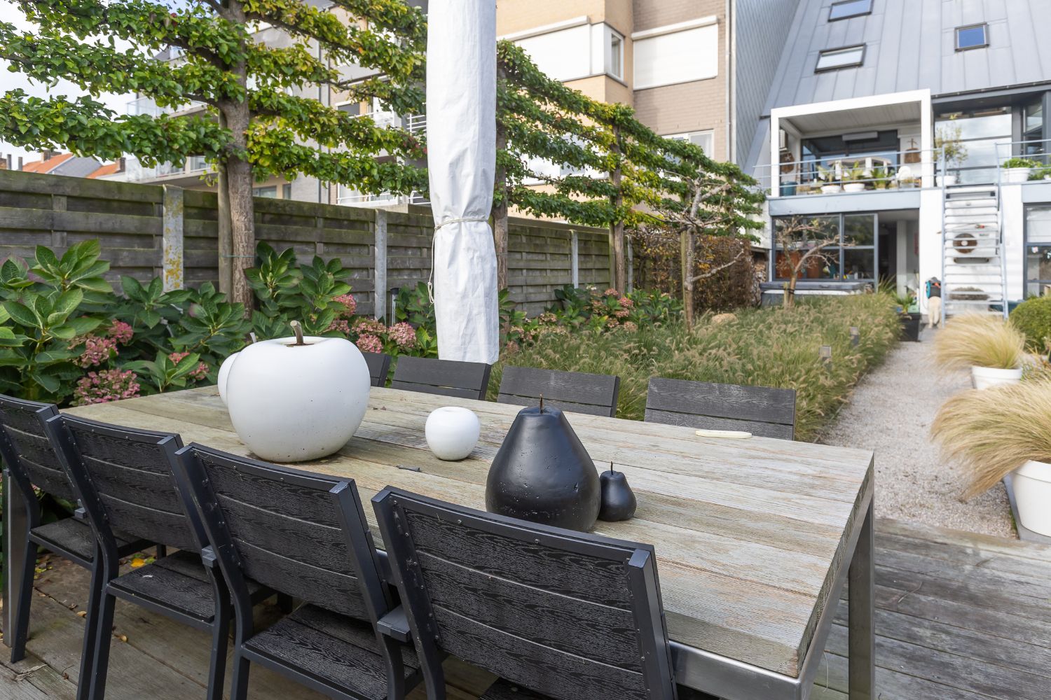 Moderne woning met handelsruimte op commerciële ligging! foto 38