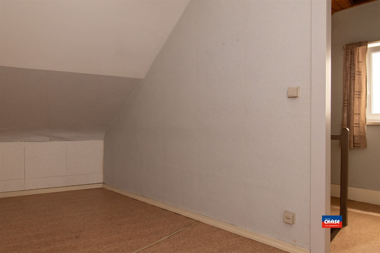 Te renoveren starterswoning met 2 slaapkamers en koertje foto 13