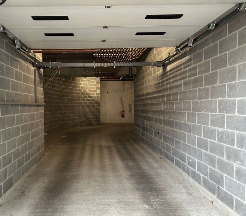 Gelijkvloers gelegen autostaanplaatsen te Sint-Agatha-Berchem foto 3