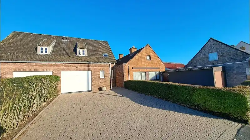 Ruime 3-slaapkamerwoning met GARAGE en TUIN te koop in Zuienkerke foto 17