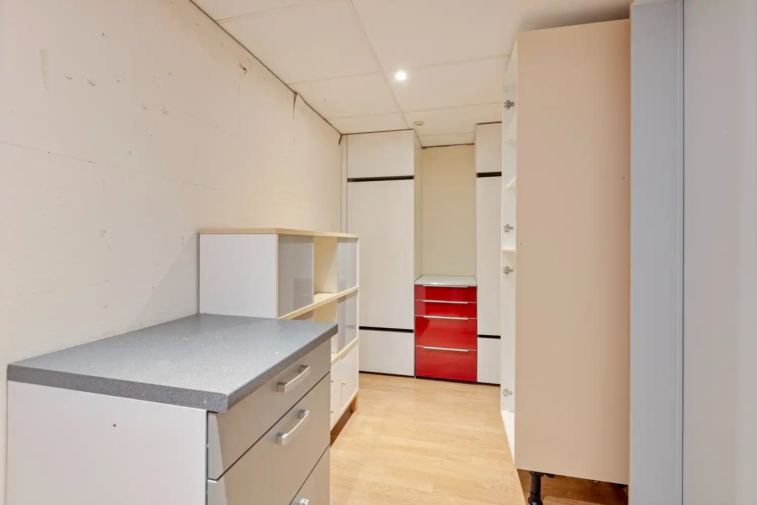 Handelspand met maximale zichtbaarheid langs de Rijksweg in Maasmechelen foto 15