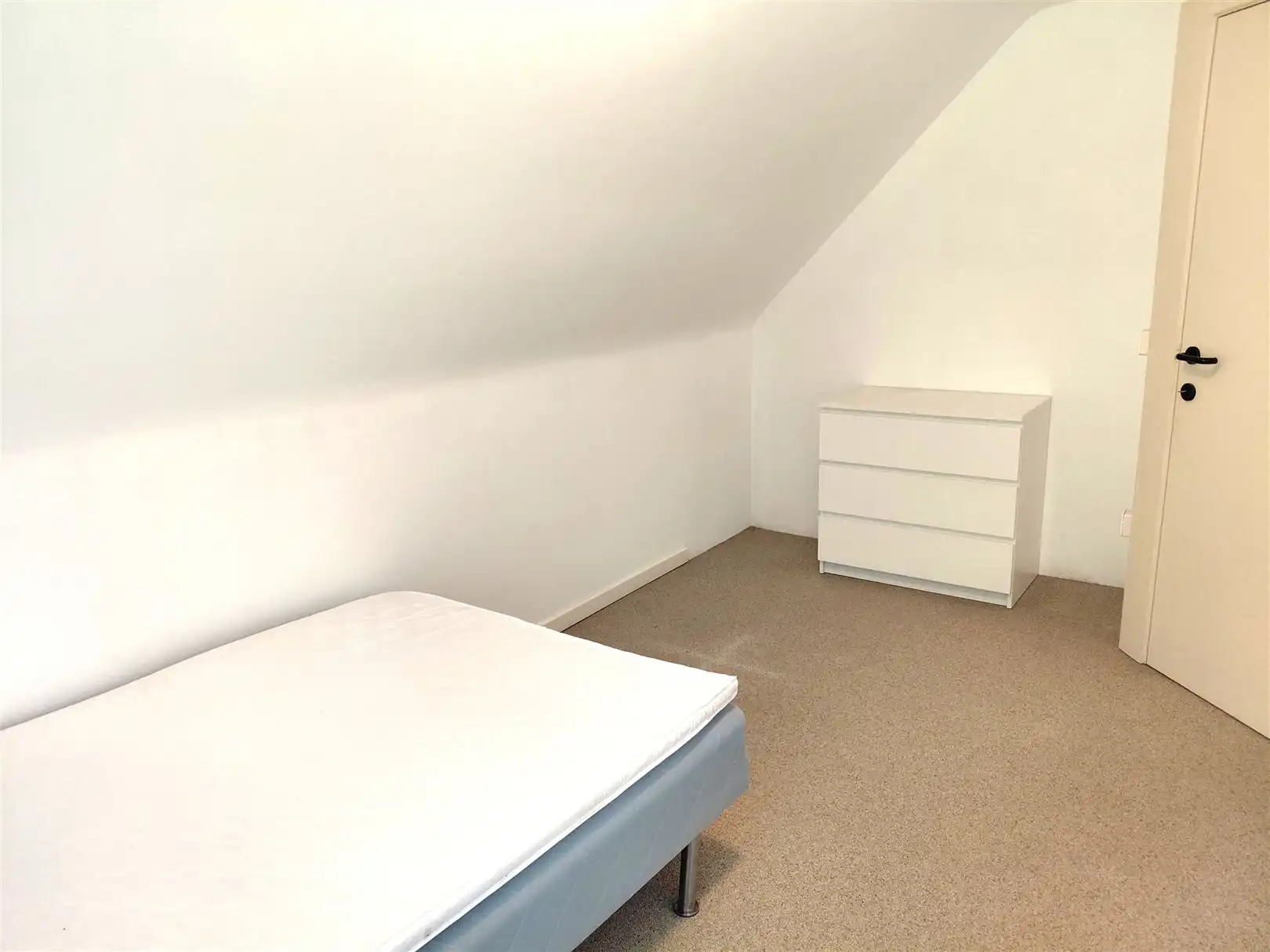 TE HUUR: Unieke woning met 3 slaapkamers en prachtige tuin te Houthalen! foto 22