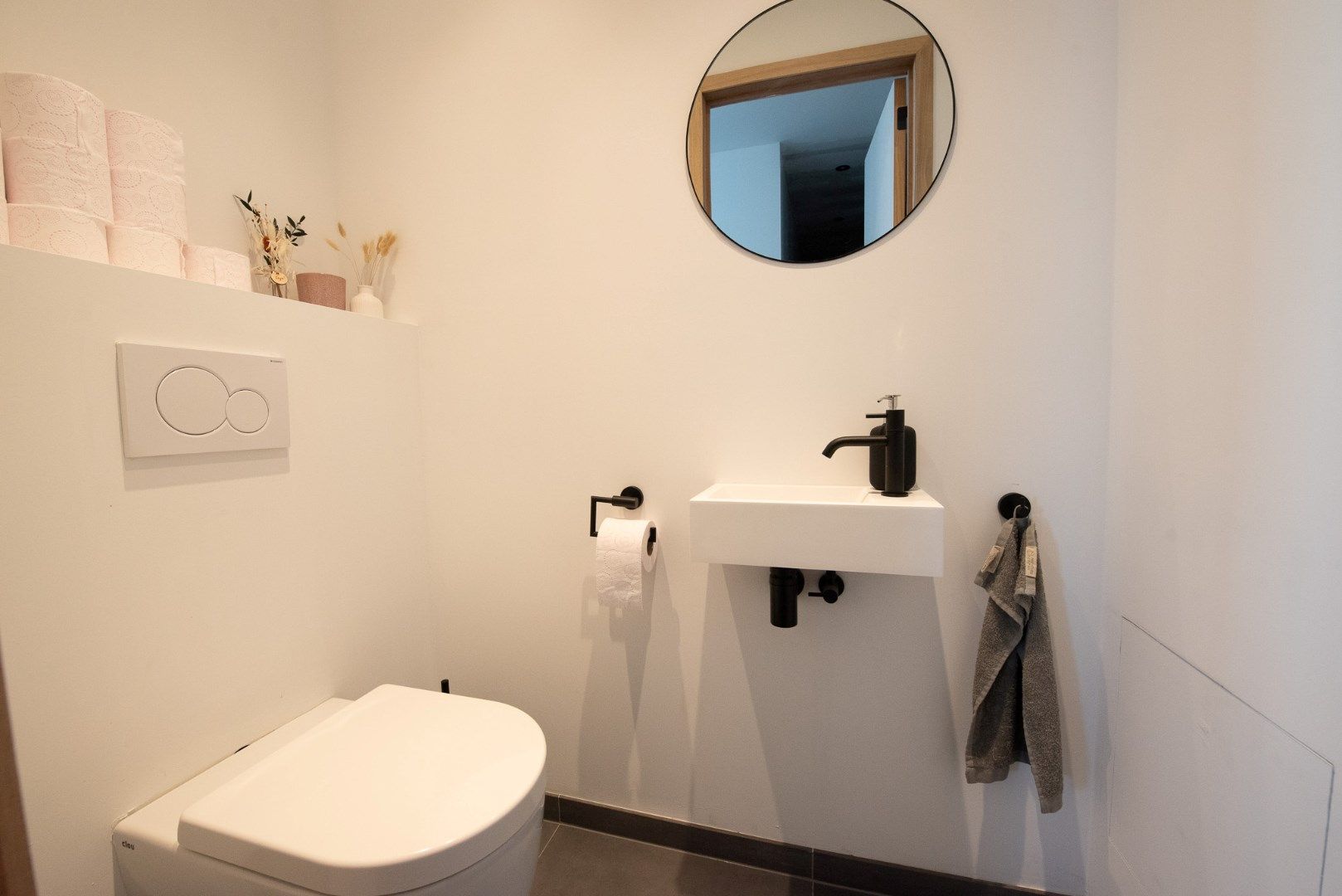 Te Koop in het Saspark te Ooigem: Nieuwbouw KMO-unit (240m²) met prachtige loft (135m²) met zonneterras! foto 12