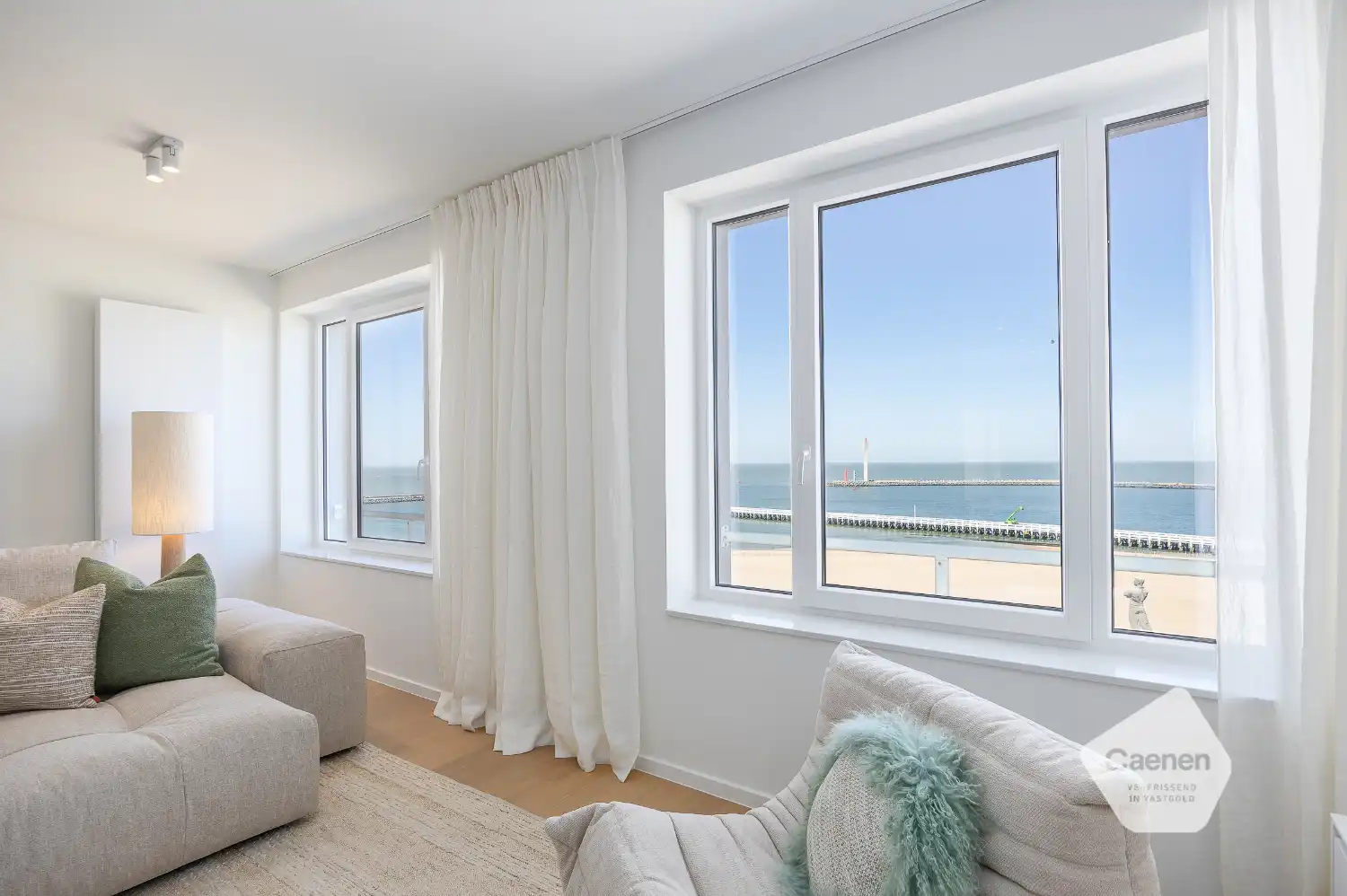 Exclusief drie slaapkamer appartement met zeezicht foto 2