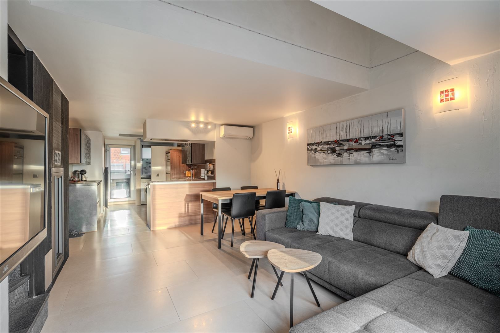 Instapklaar Duplexappartement in Centrum Middelkerk foto 3