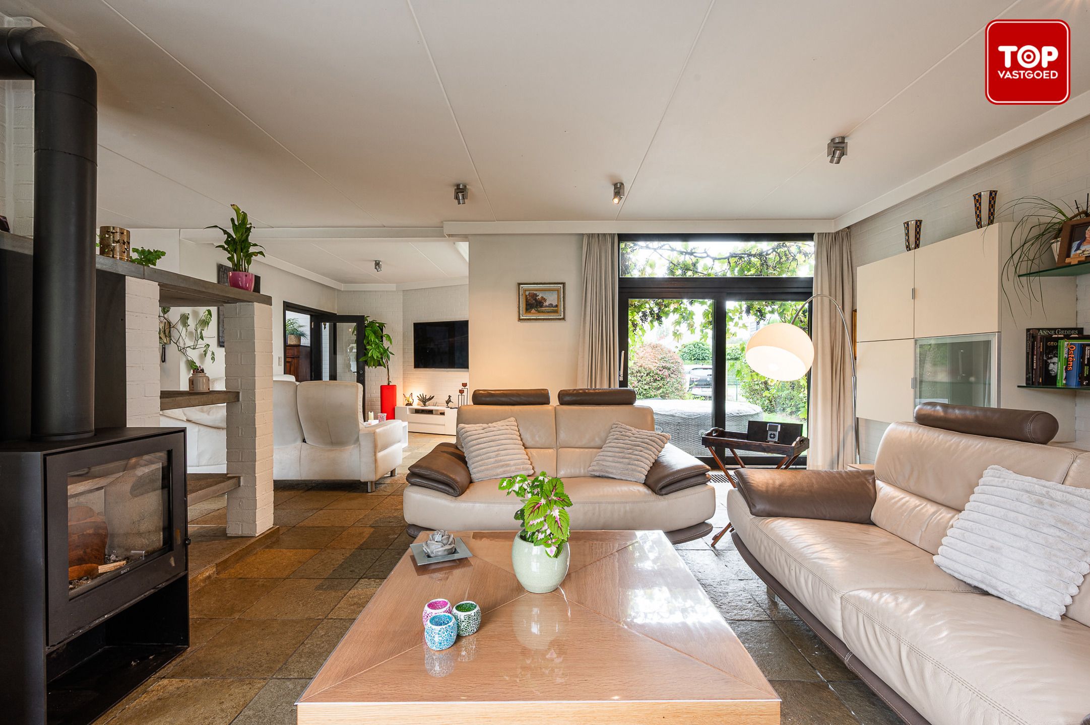 Ruime en lichtrijke villa met praktijkruimte en grote tuin nabij Gent foto 7