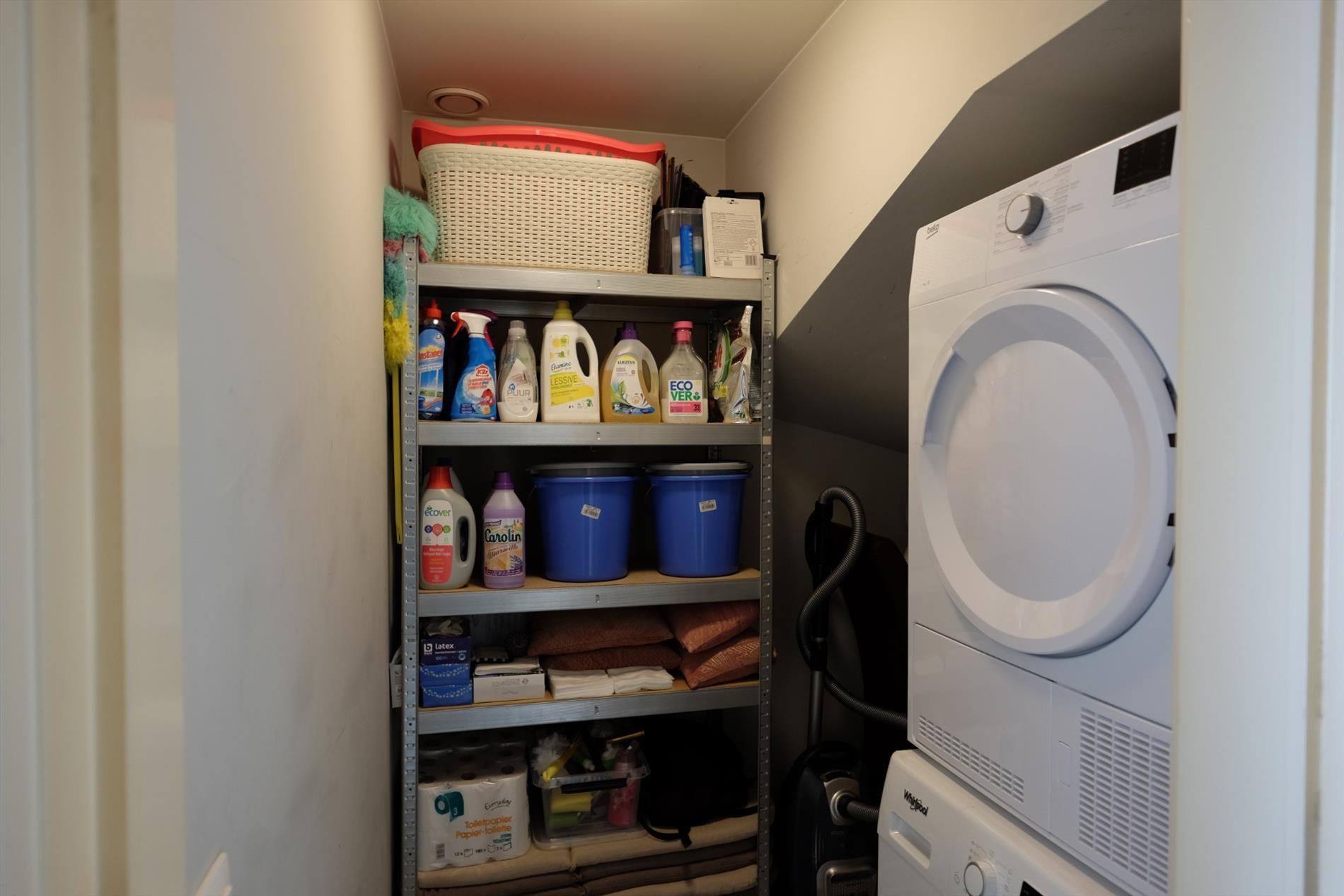 Recente rijwoning met garage foto 8