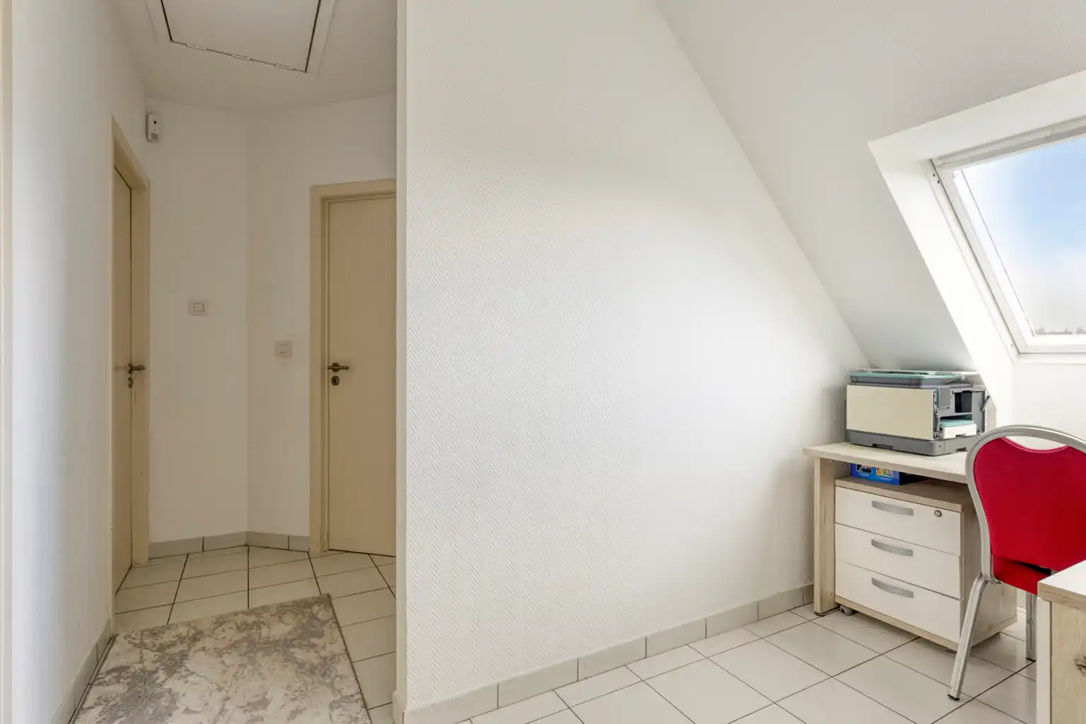 Ruime viergevelwoning met vier slaapkamers in Zellik foto 7