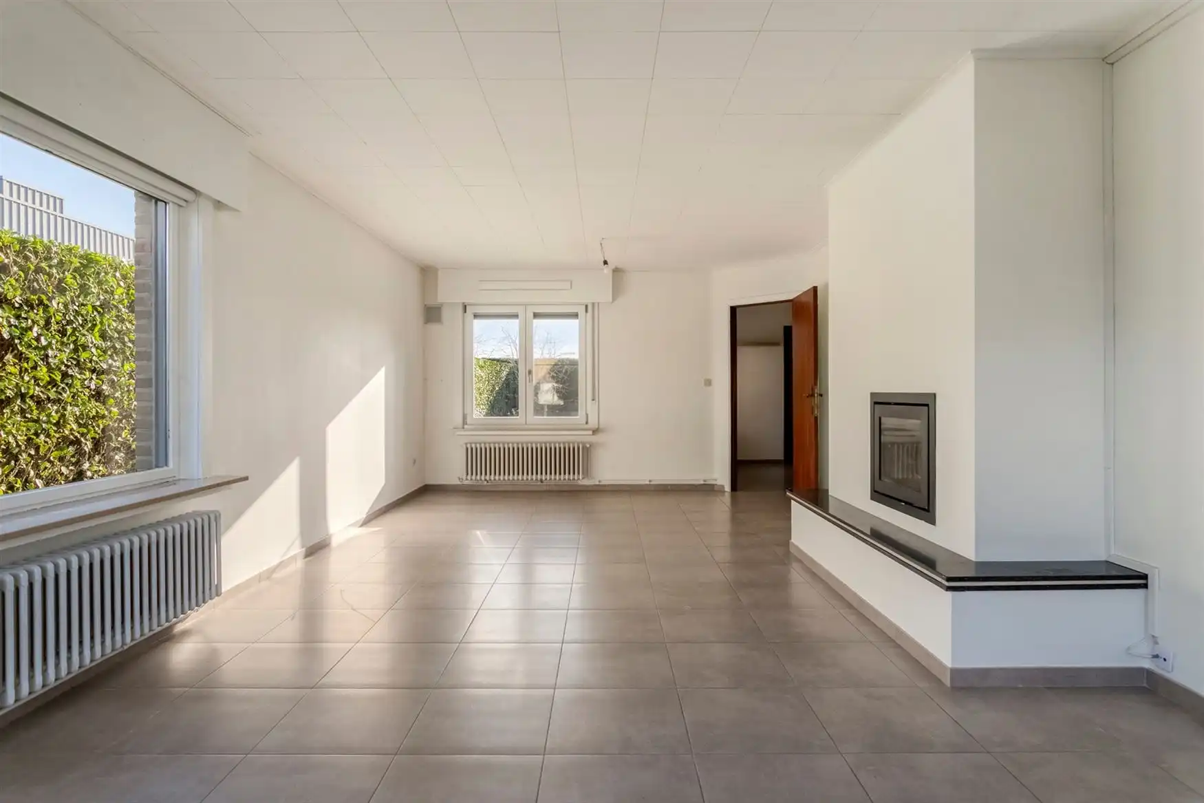 Woning gelegen in rustige, residentiële wijk foto 3