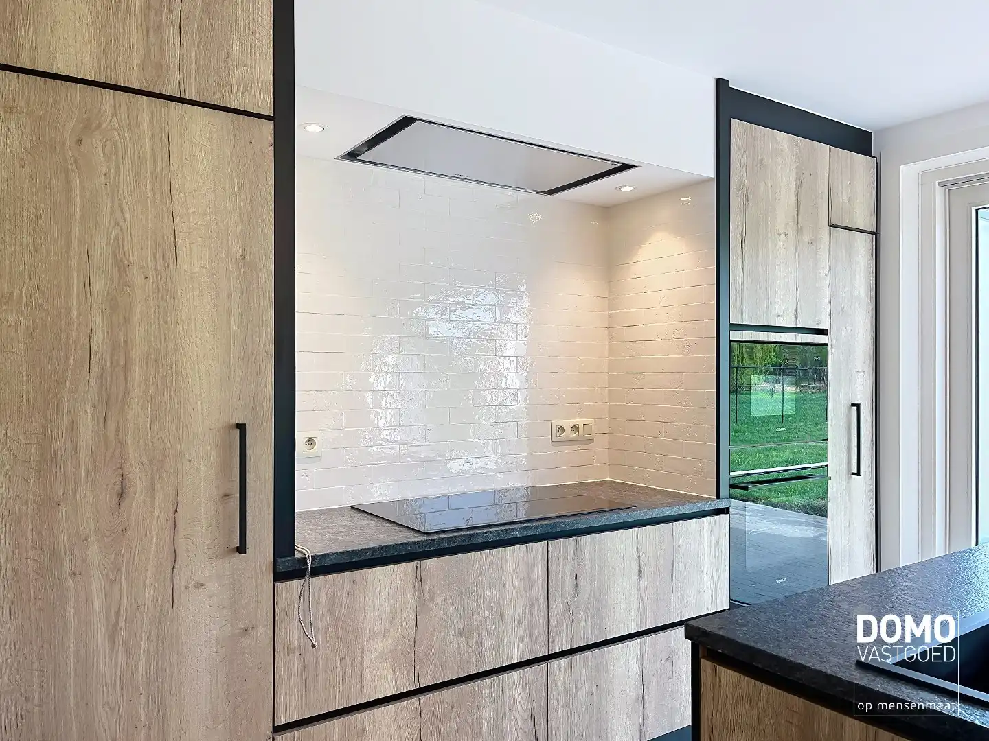 VOLLEDIG GERENOVEERDE WONING MET 3 SLAAPKAMERS EN ZUIDGERICHTE TUIN foto 3