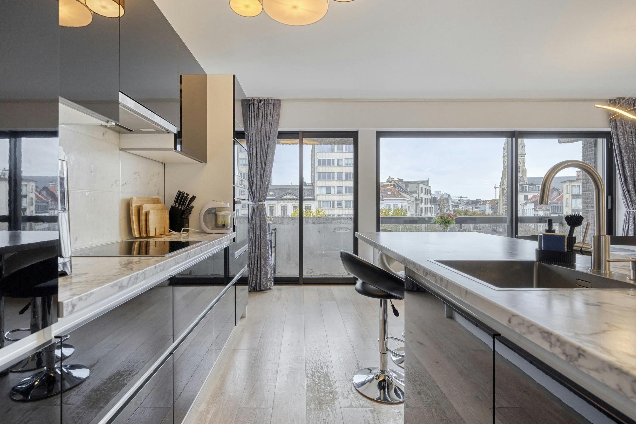 Stijlvol appartement met terras te koop Antwerpen foto 8