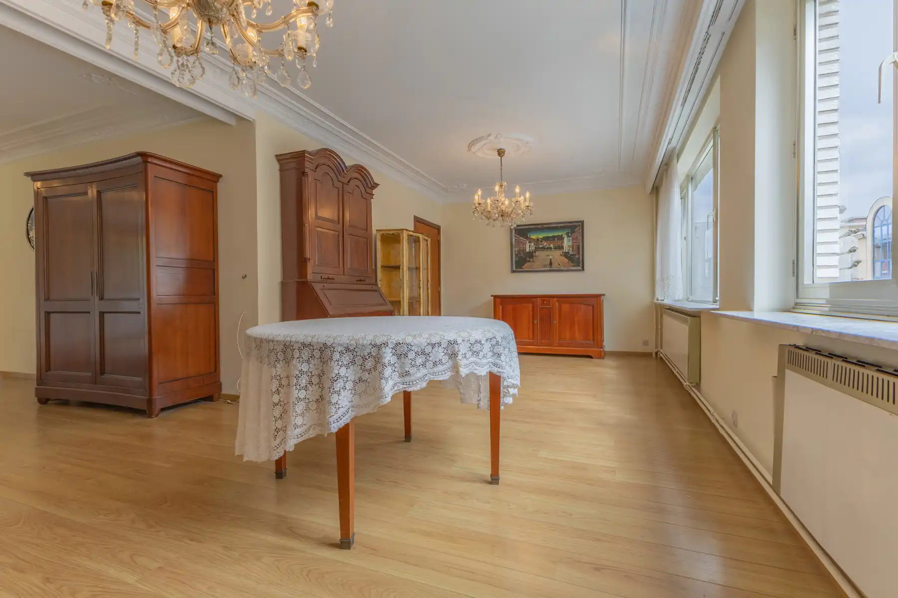 Zeer ruime woning met 5 slaapkamers, garage en tuin foto 8