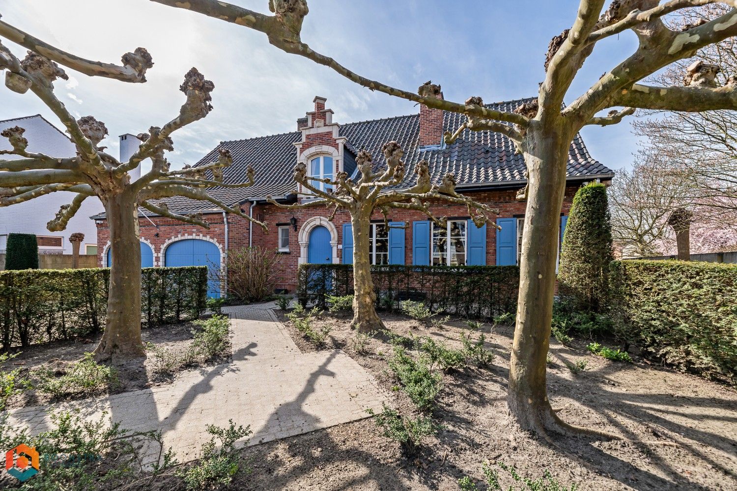 Villa met prachtige tuin en 3 slpkrs foto {{pictureIndex}}