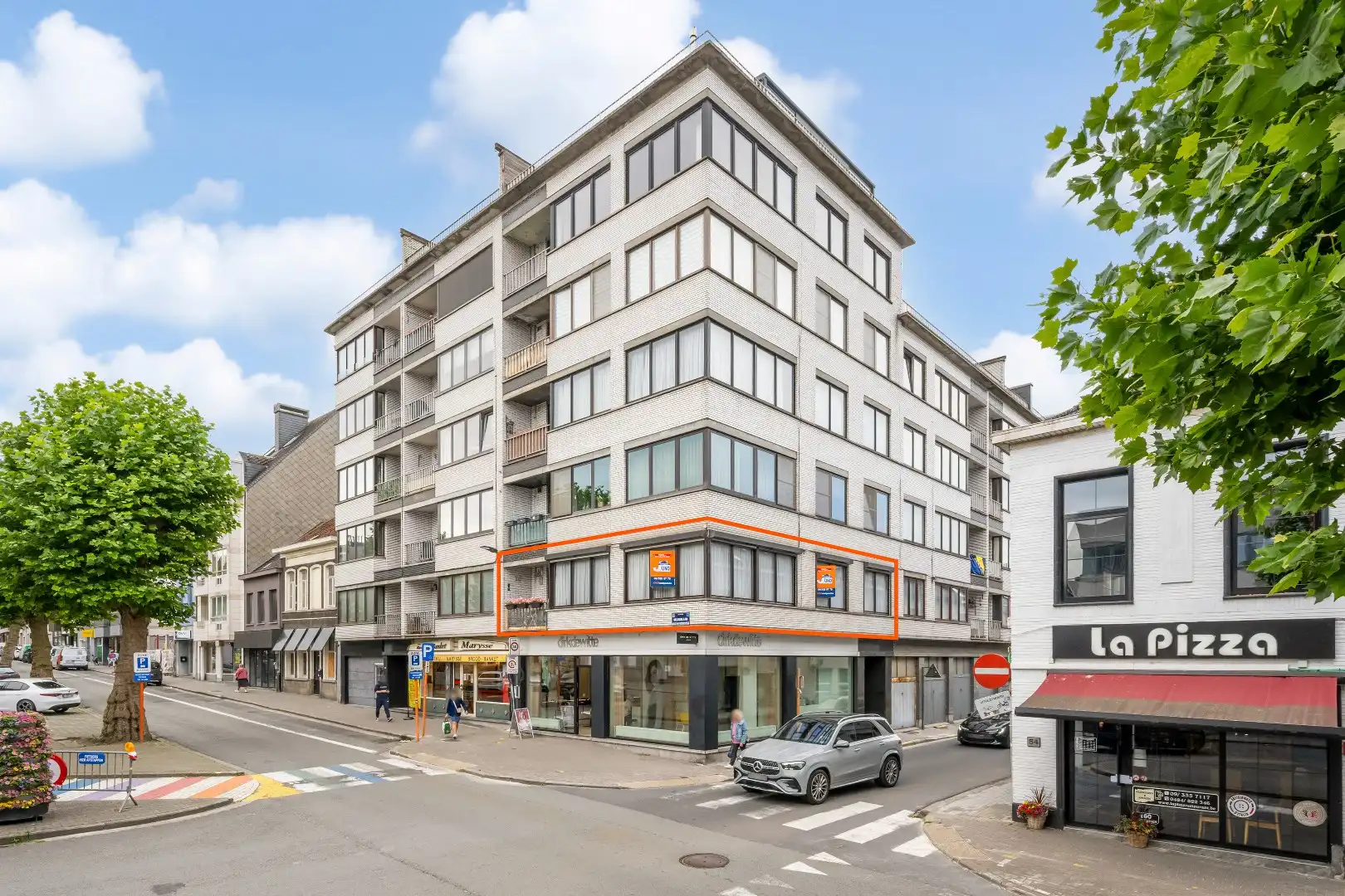 CENTRUMLIGGING - Lichtrijk appartement MET garage foto {{pictureIndex}}