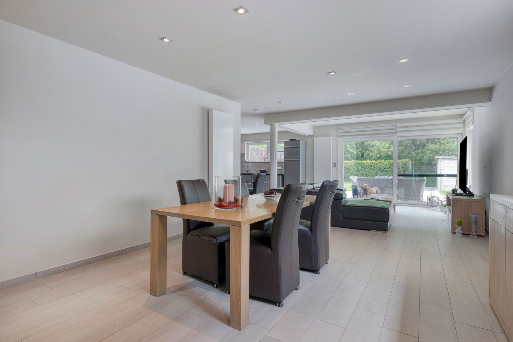 Ruime en instapklare 3-gevelwoning in rustige omgeving foto 5