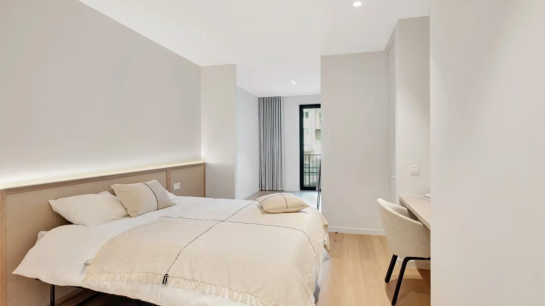 Nieuw appartement gelegen aan de zuidkant van het vernieuwde Burg. Fr. Desmidtplein. Gevelbreedte van ca. 8 meter. foto 24