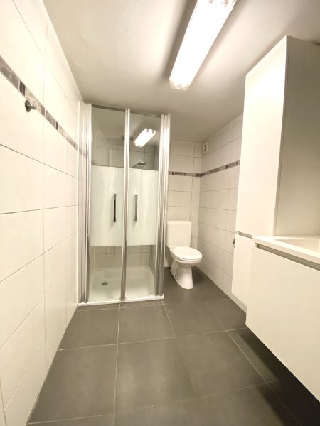 Ruime studio in centrum Ieper foto 6