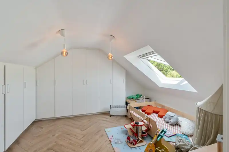 Recente, landelijke woning met 3 slaapkamers, tuin en parking foto 21