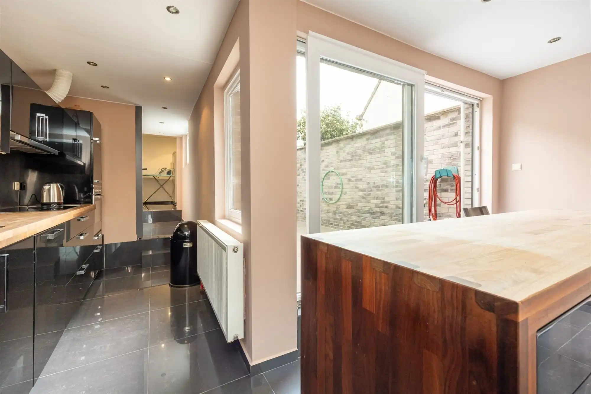 Volledig instapklaar huis met twee slaapkamers foto 6