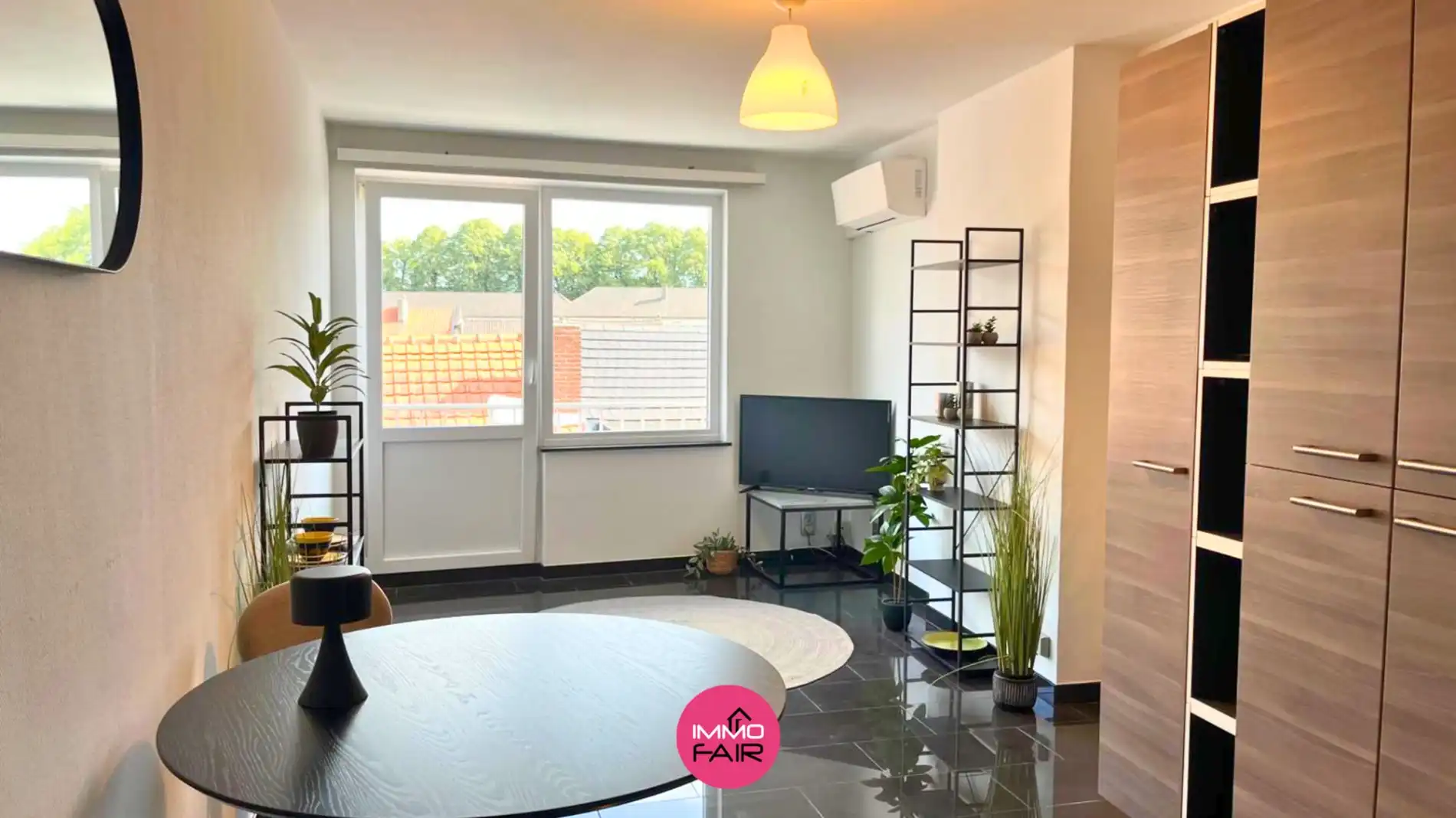 Budgetvriendelijke, energiezuinige studio in hartje Tongeren! foto {{pictureIndex}}