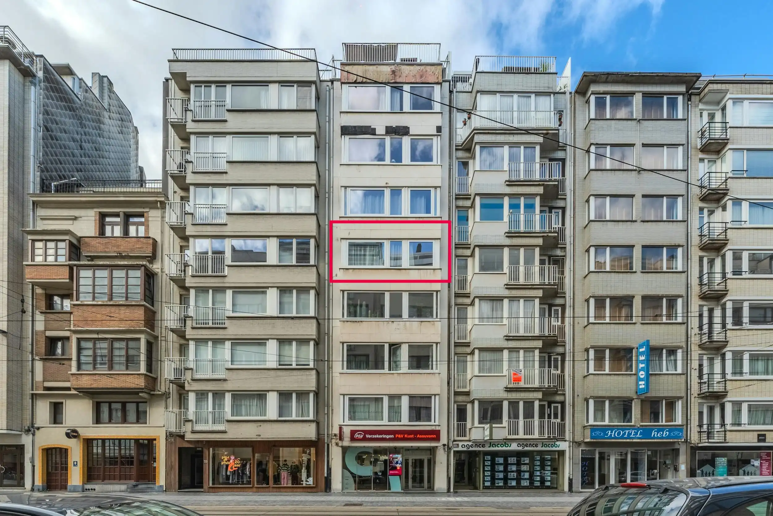Ruim één-slaapkamerappartement te centrum Oostende foto 3