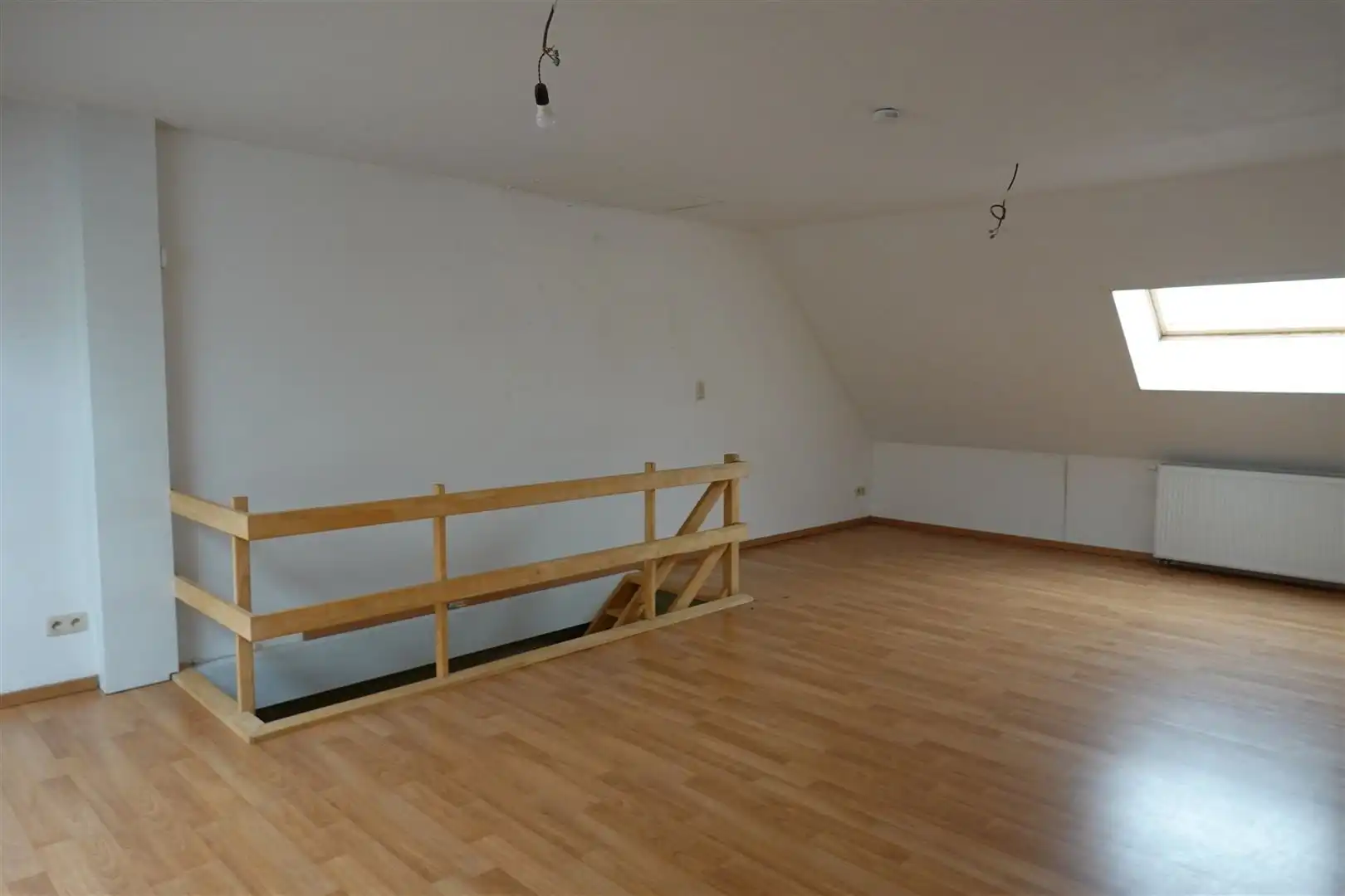 Rustig gelegen, ruime woning met 4 slaapkamers en tuin. foto 14