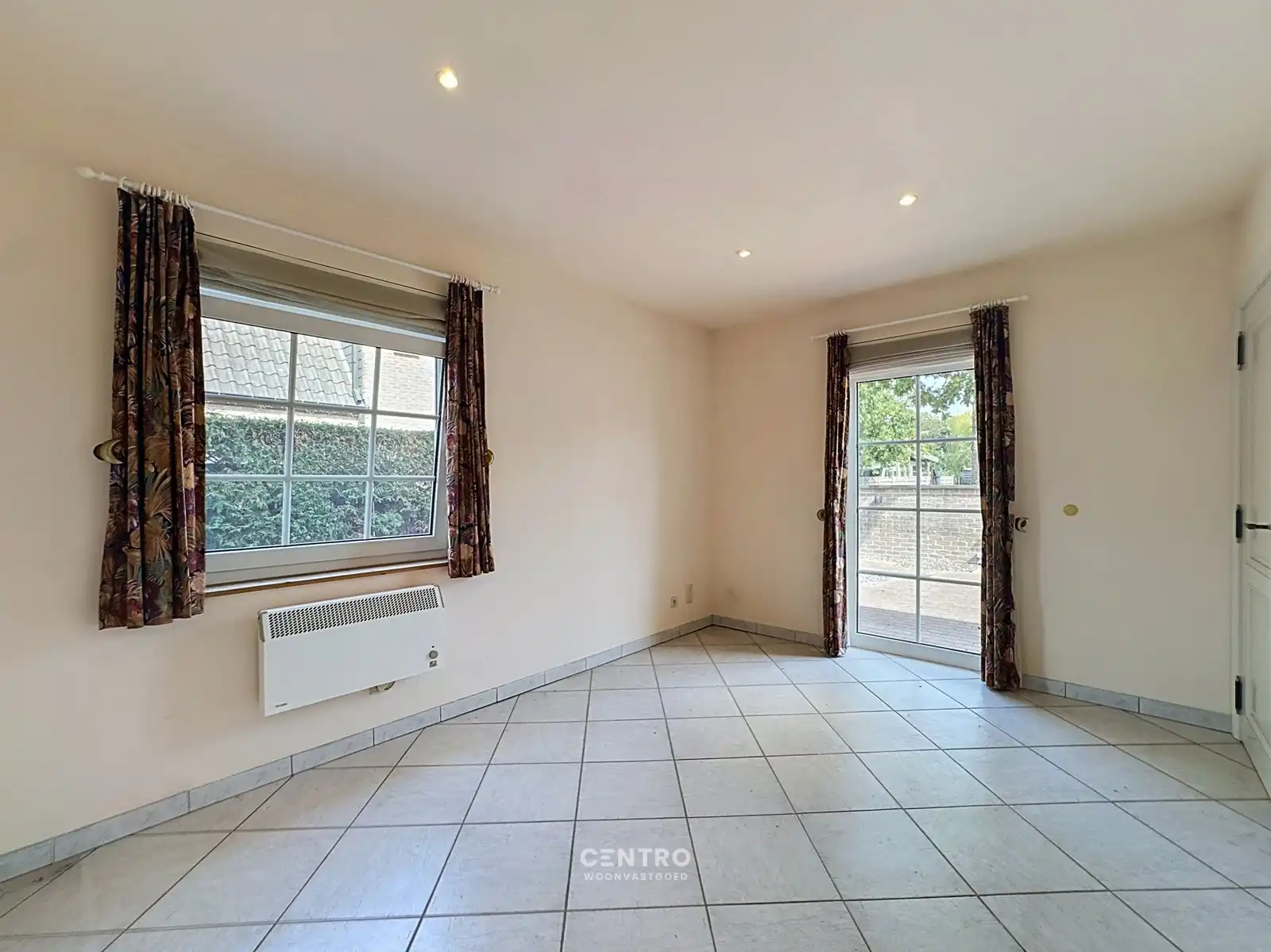 Ruime woning met opslagruimte in aangename omgeving! foto 31