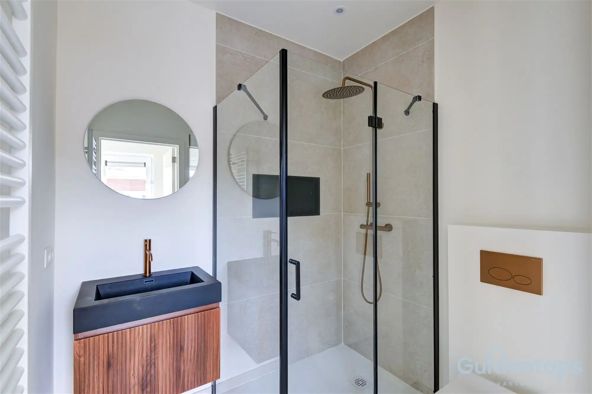 Instapklare vernieuwde woning  foto 11