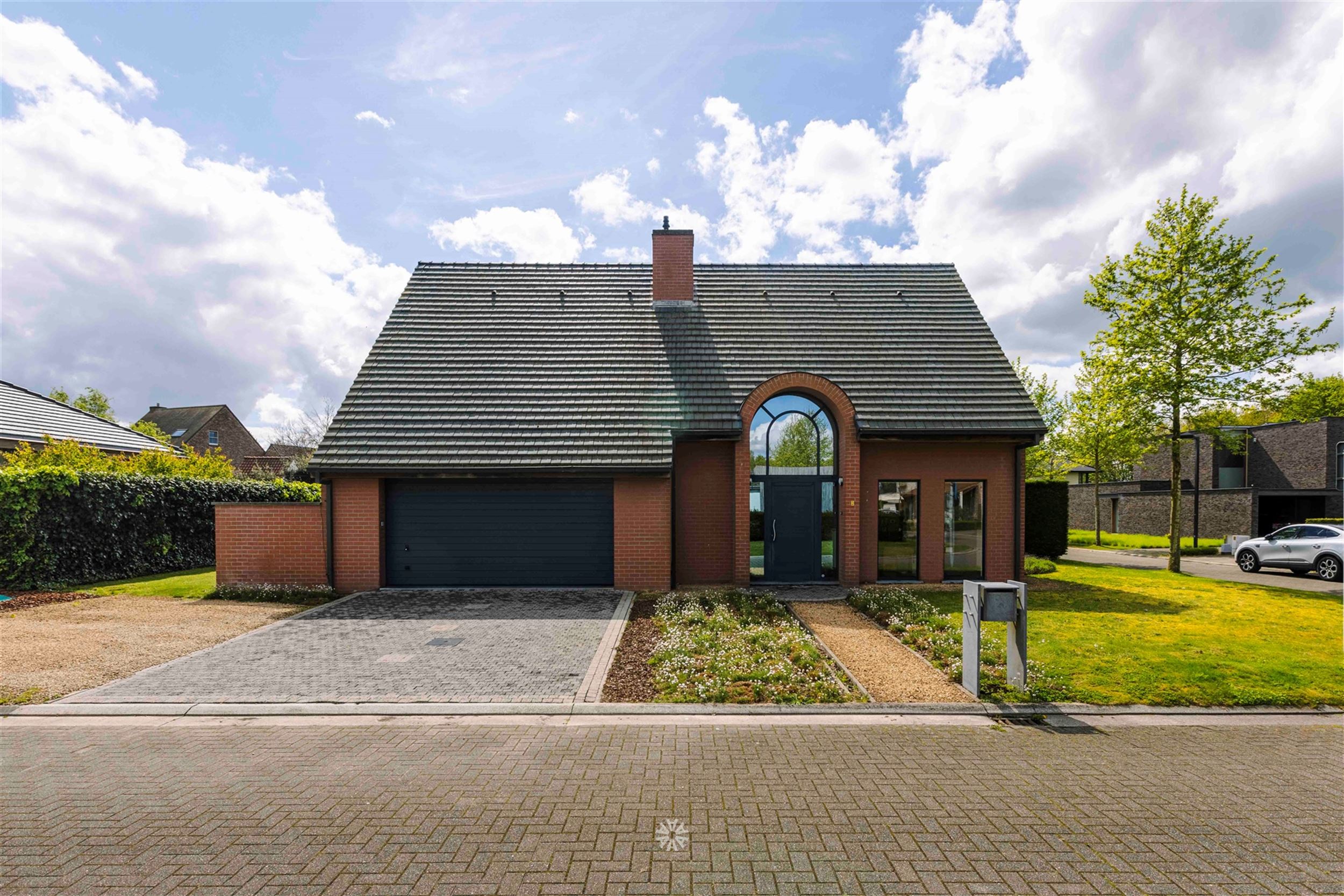 Instapklare woning met ruime tuin te koop te Ertvelde  foto 2