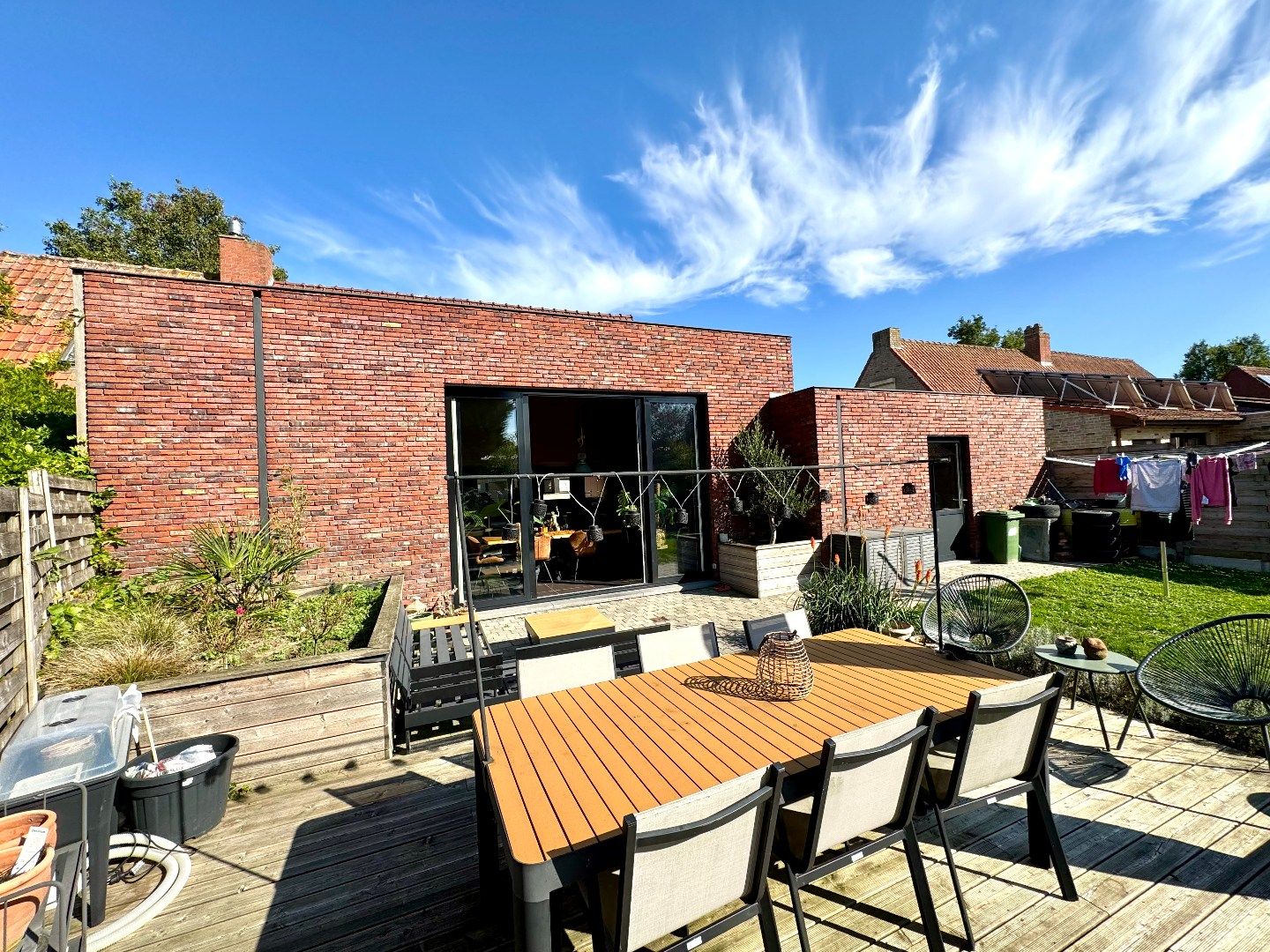 HALFOPEN WONING MET 2 SLPKS (3 MOGELIJK), GARAGE EN TUIN foto 3