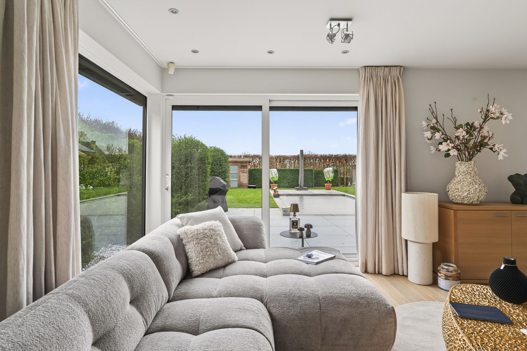 Rustig gelegen exclusieve villa met zwembad in Jabbeke foto 3