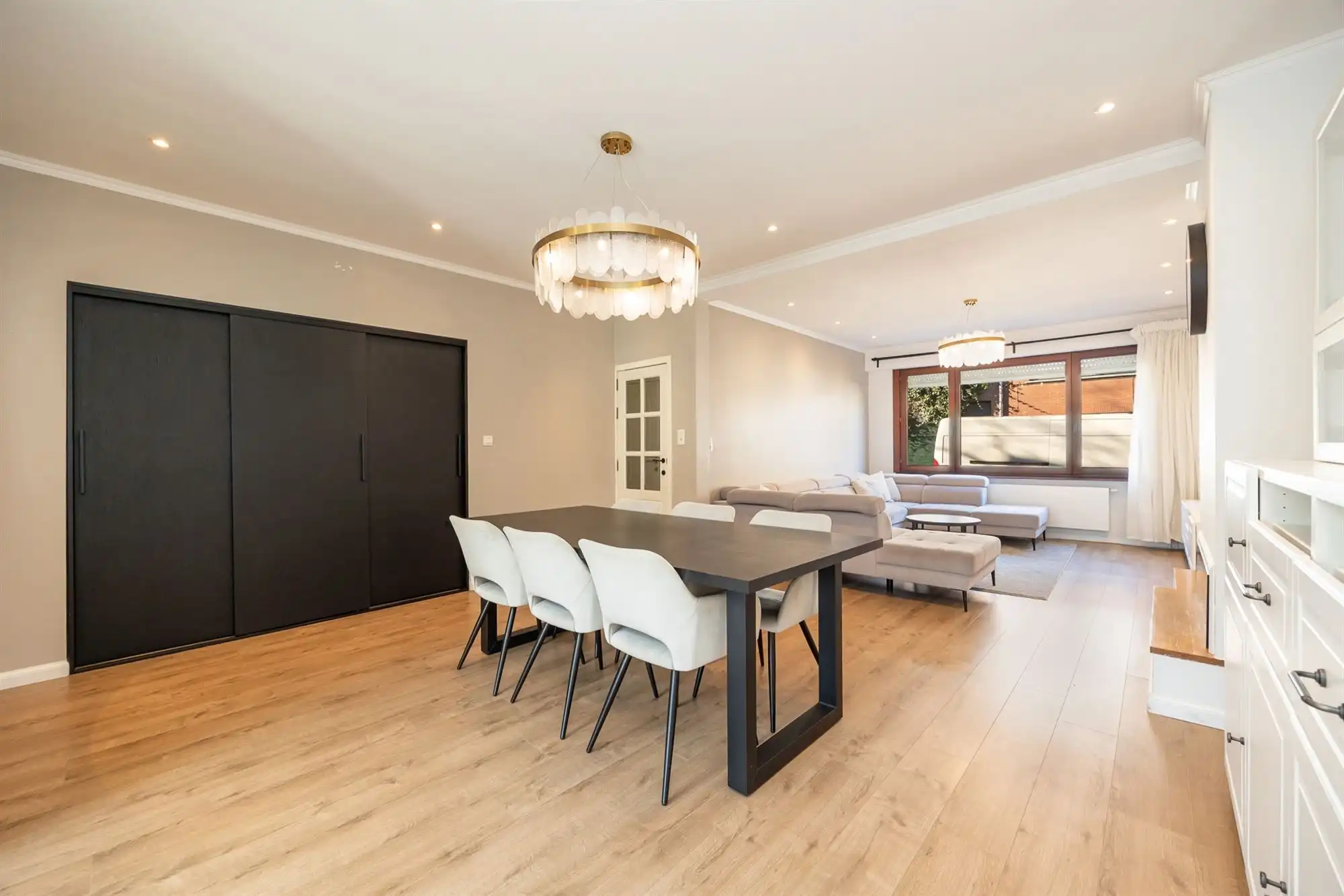 Gerenoveerde eengezinswoning met 3 slpk. en tuin foto 23