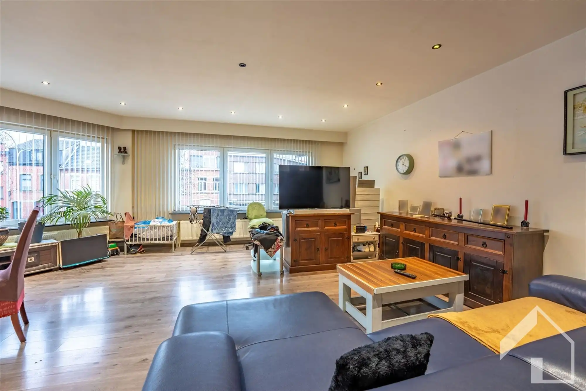 Gelijkvloers handelspand met 2 appartementen foto 12