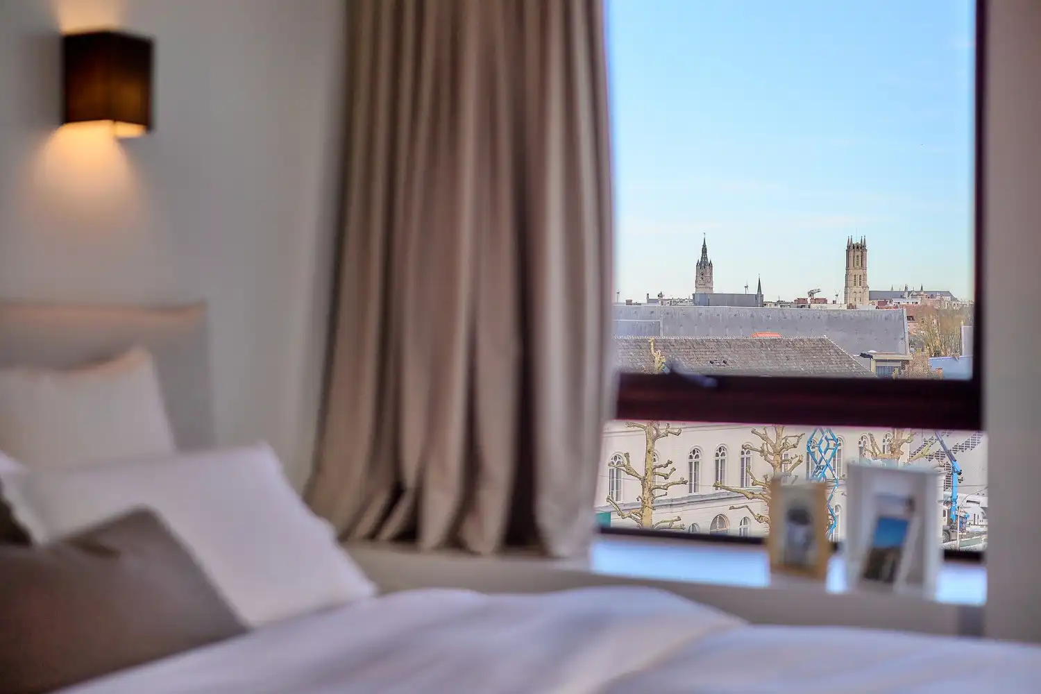 Hoogwaardig gerenoveerd en bijzonder elegant appartement met terras langs de Leie en panoramisch zicht over de stad Gent foto 14