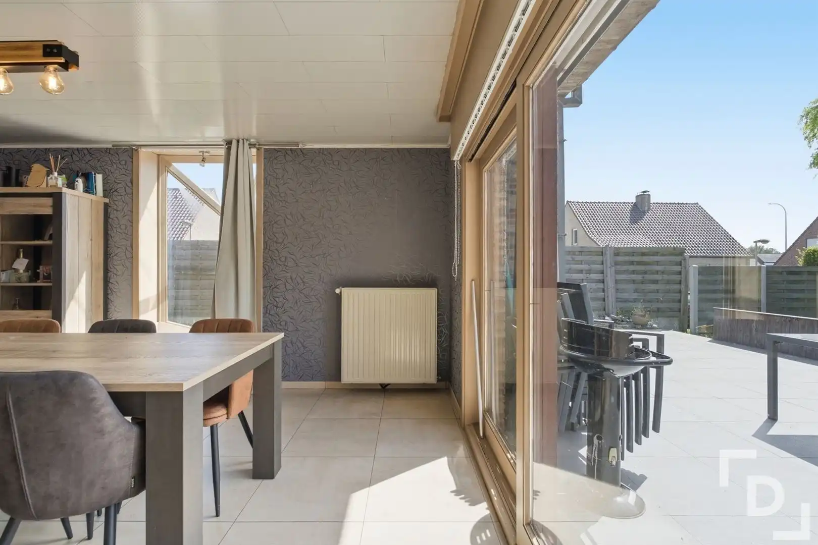 Ruime villa in residentiële woonwijk in Poperinge. foto 11